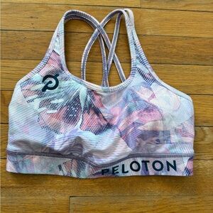 Peloton sports bra size small
